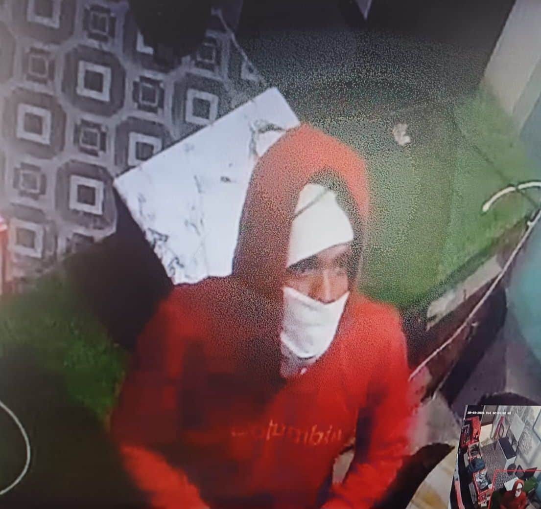 30जेएनडी14: सीसीटीवी में कैद चोर। वीडियो ग्रेब।