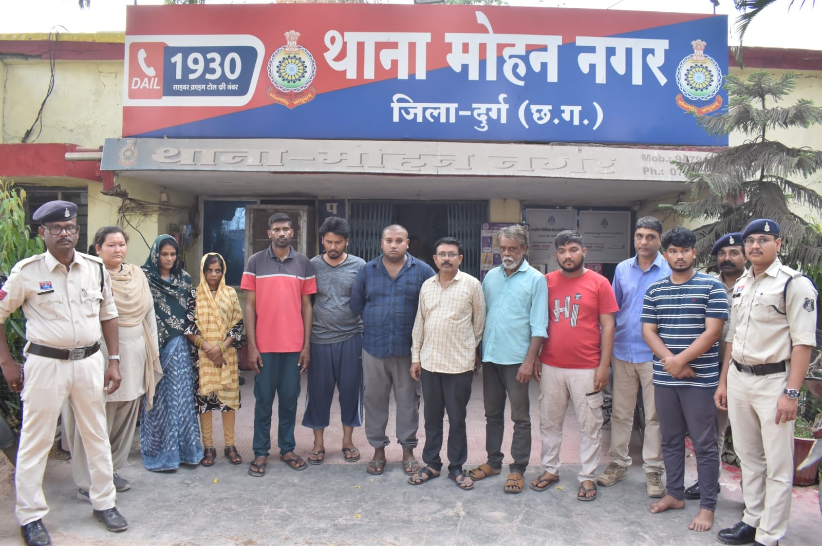 अवैध रूप से लेनदेन करने वाले 10 आरोपी गिरफ्तार