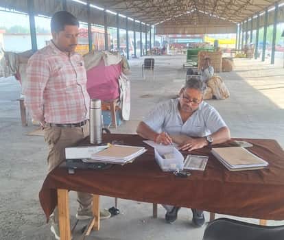 Purchasing started at 48 buying centers, no bidding took place on the first day