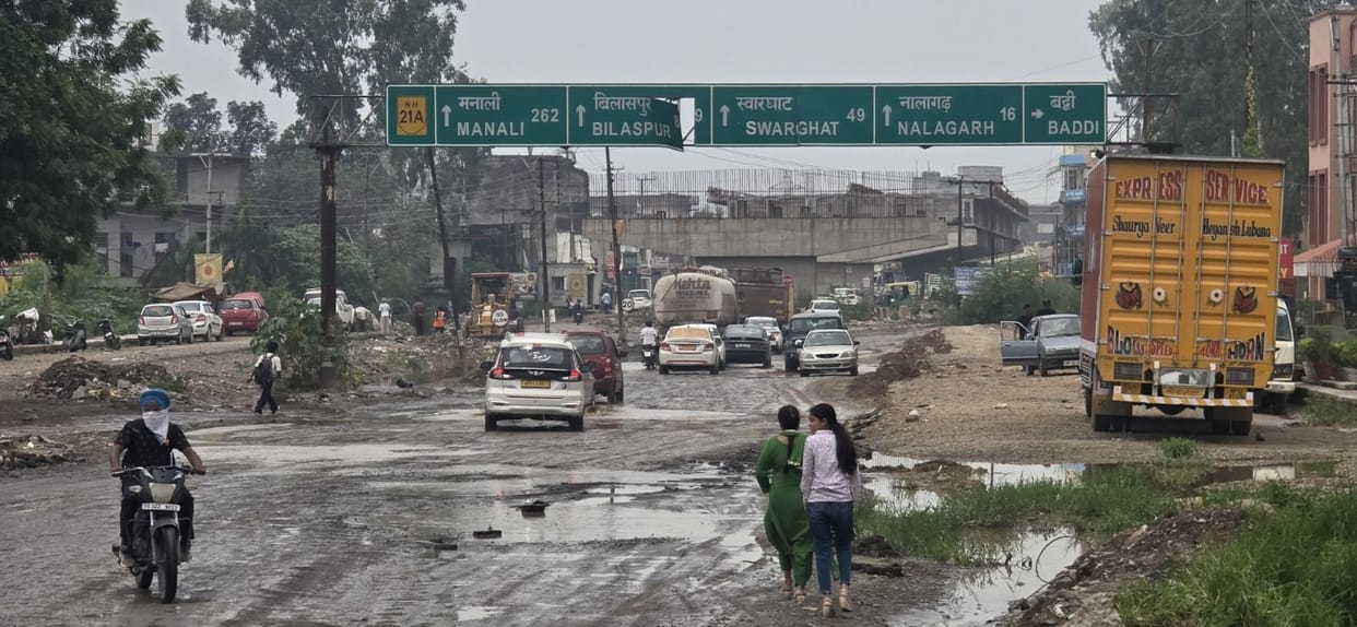 The roads of Doon along the Baddi-Nalagarh highway are in a bad state, claims of development are in ruins.