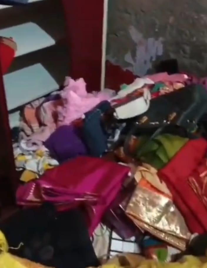 Cash and jewellery stolen after breaking into a vacant house; incident captured on CCTV camera