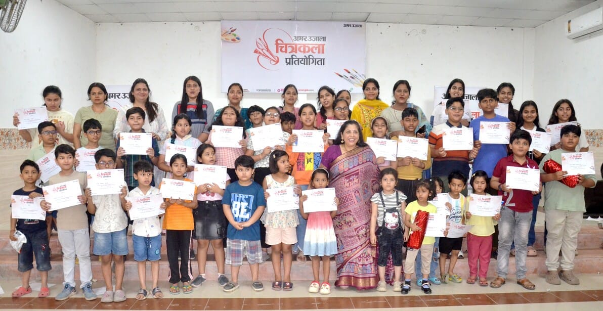 Avni, Sonakshi and Riddhima stood first in the painting competition