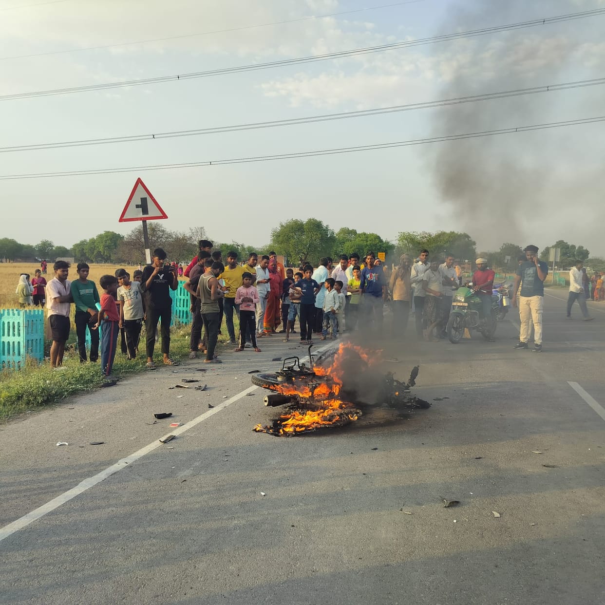 One youth died and two were injured in a collision with a Bolero