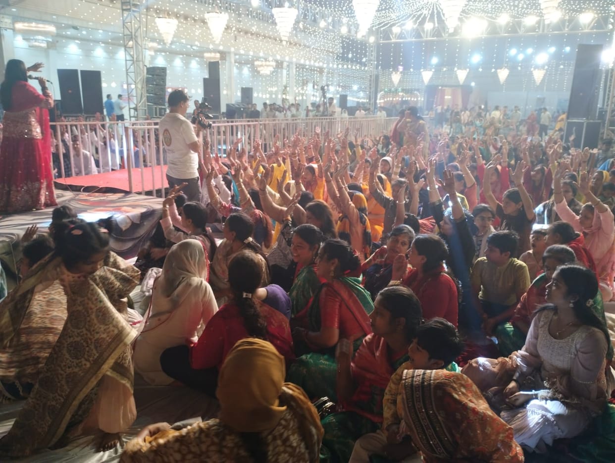 Devotees danced to the hymns at the Balaji Gungaan Mahotsav