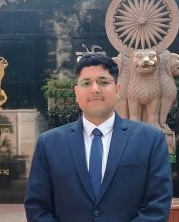 Shivam secured 51st rank in UP PCS, brought laurels to his family