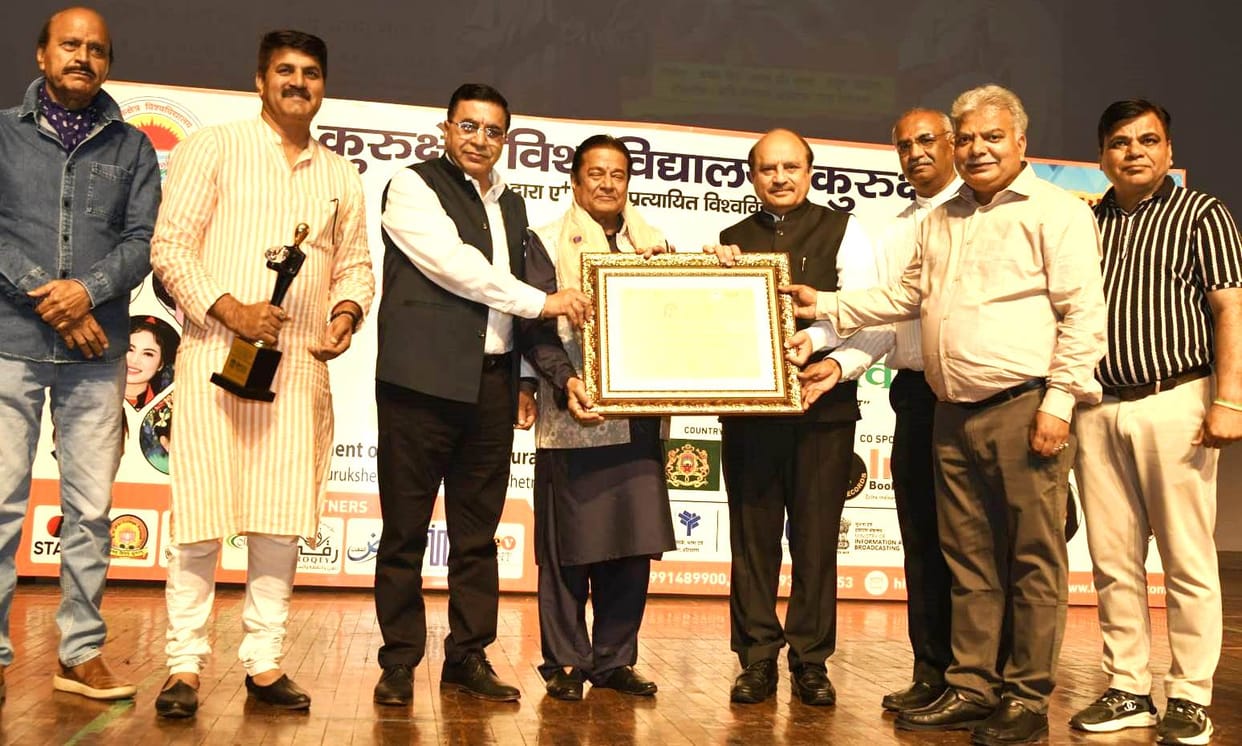 Anup Jalota awarded Pandit Jasraj Excellence Haryana Award at University