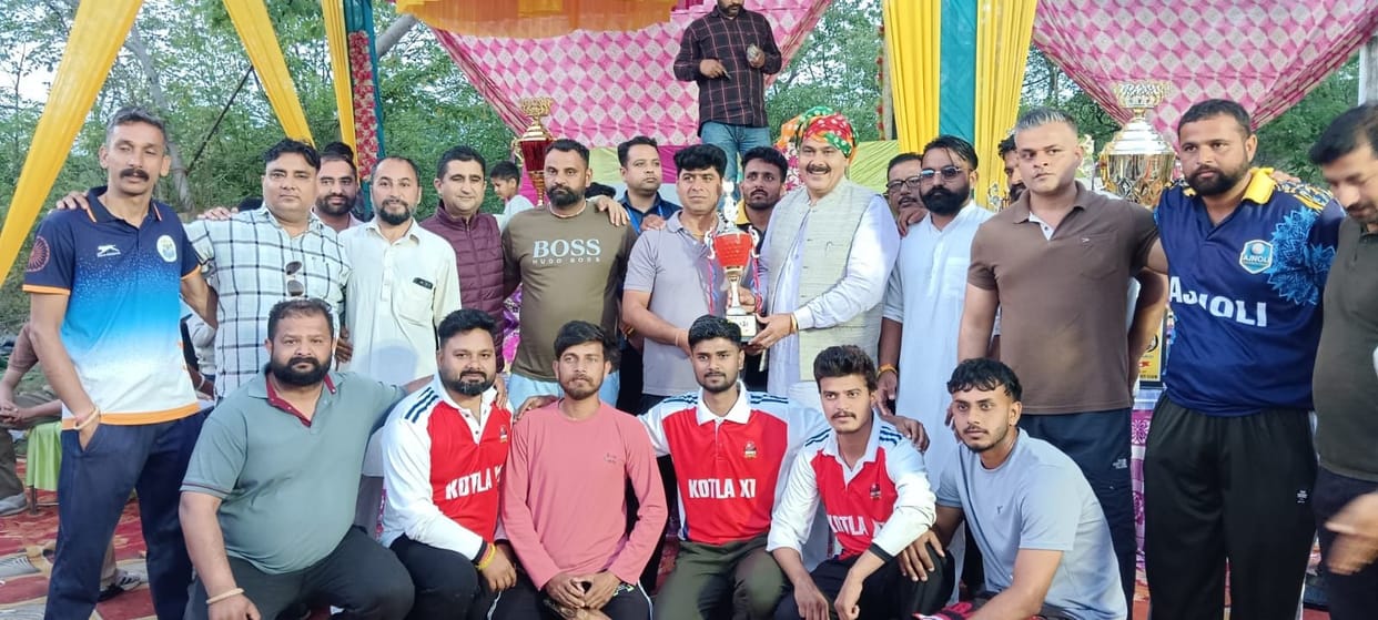 Ghanaru's team won the Ajnauli Cricket Tournament
