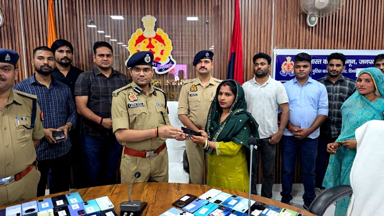 Police returned lost phones to 111 people