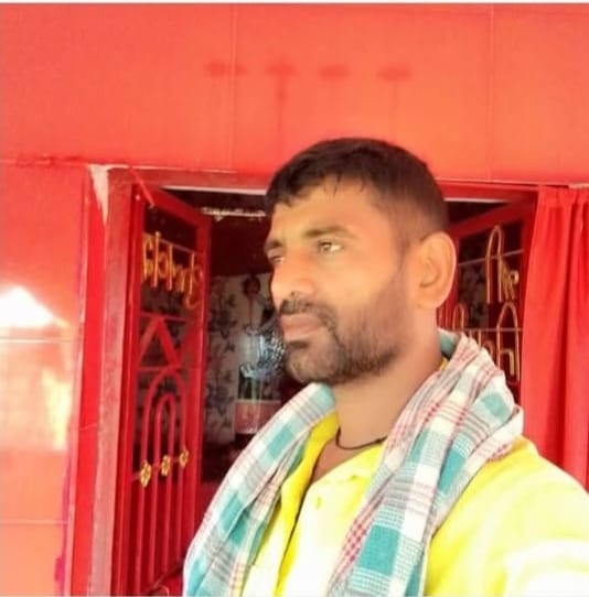 मृतक सदानंद तिवारी का फाइल फोटो।