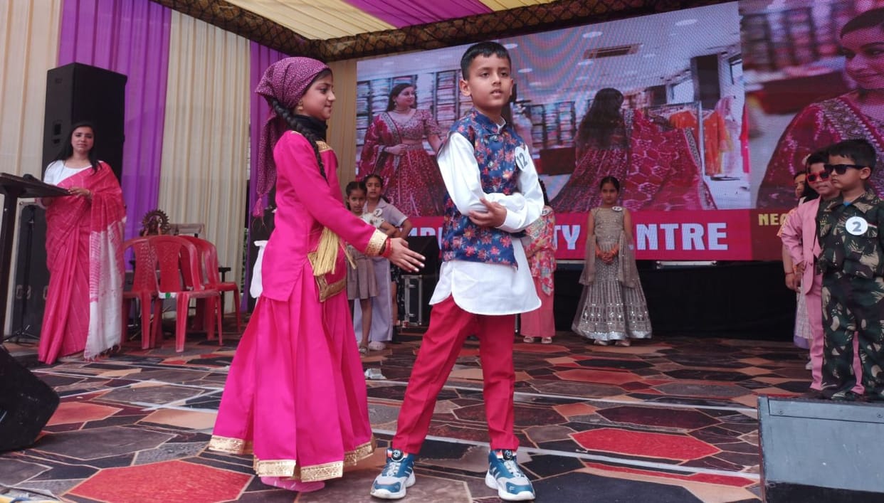 Kavya topped the fashion show.