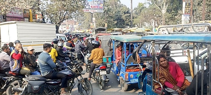 To alleviate traffic congestion, we will first raise awareness among drivers, and then take action.