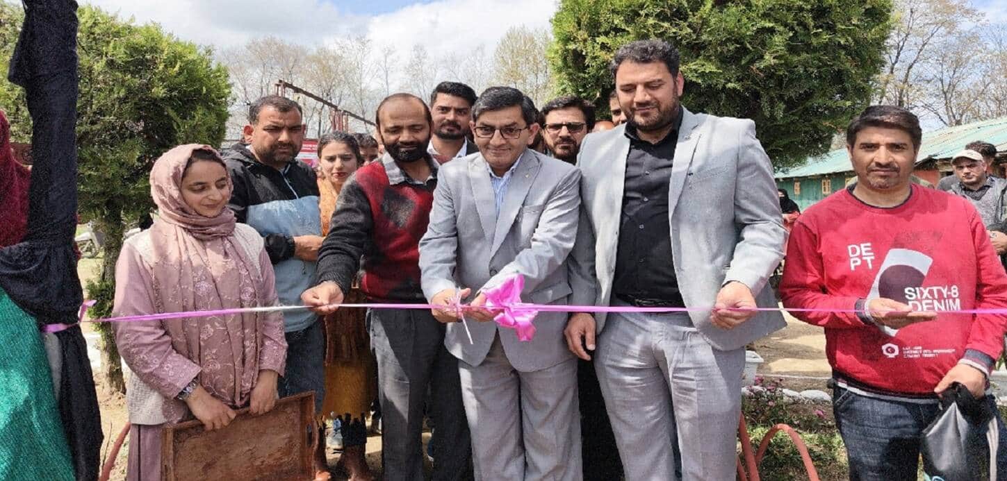 पुलवामा में सीएसआईआर ट्यूलिप फेस्टिवल का उद्घाटन। स्रोत आयोजक