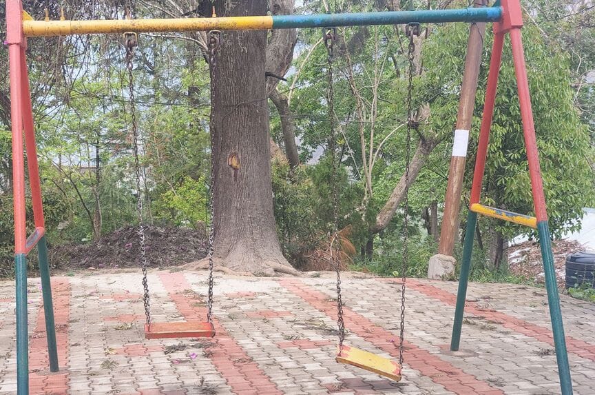 Young people sitting on children's swings in city parks will be fined Rs 500 to Rs 1000.