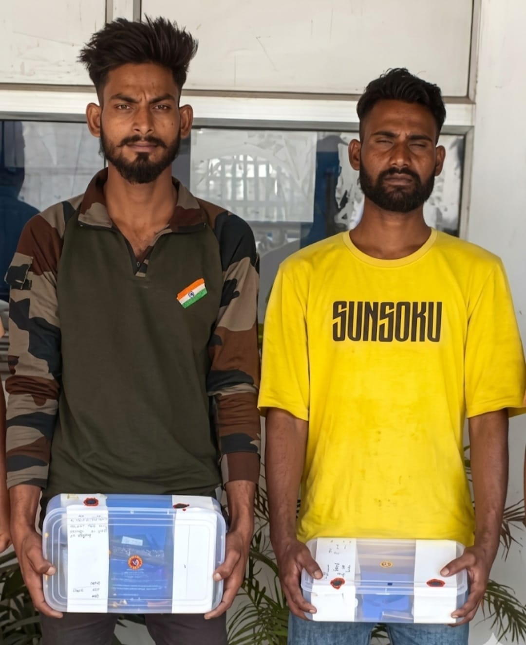 Two criminals carrying a reward of 25 thousand rupees arrested