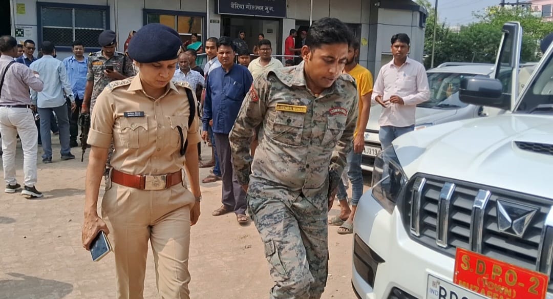 Muzaffarpur Bihar news : property dealer shot dead his body lying on the roadside police investigating.