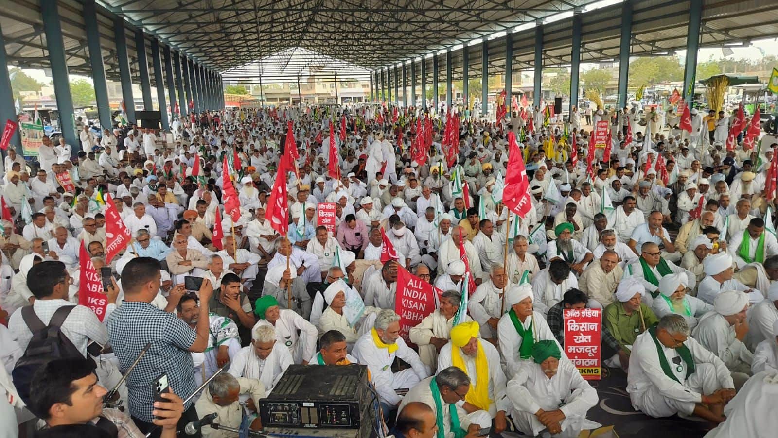 31जेएनडी19: नई अनाजमंडी में हुई ललकार रैली में उमड़ी किसानों की भीड़। संवाद