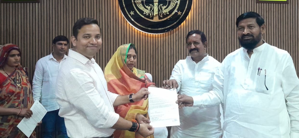 35 received appointment letters, 1492 Anganwadi workers received smartphones