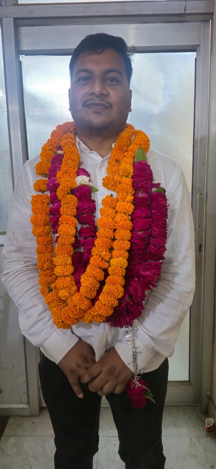 Ashish Kumar became the Sub Registrar after getting success in the first attempt.