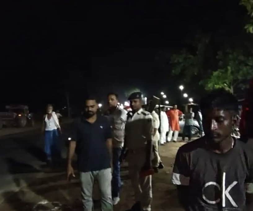 मौके पर जुटी भीड़