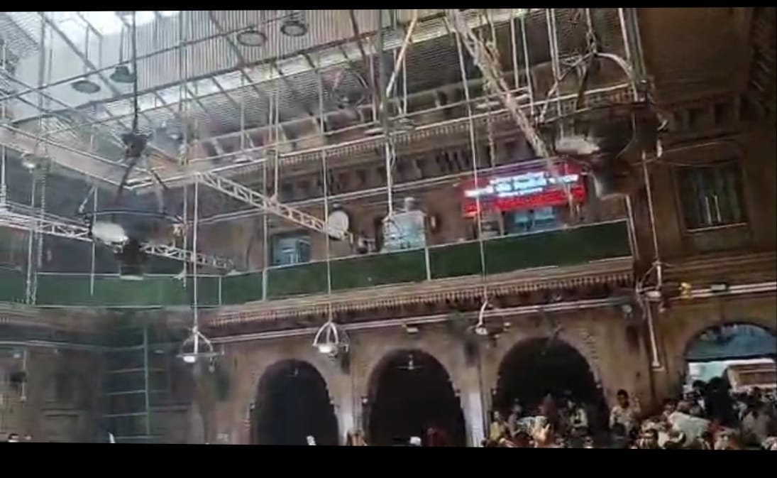 Temple Thakurji Becomes Mockery Amidst Between Servitors