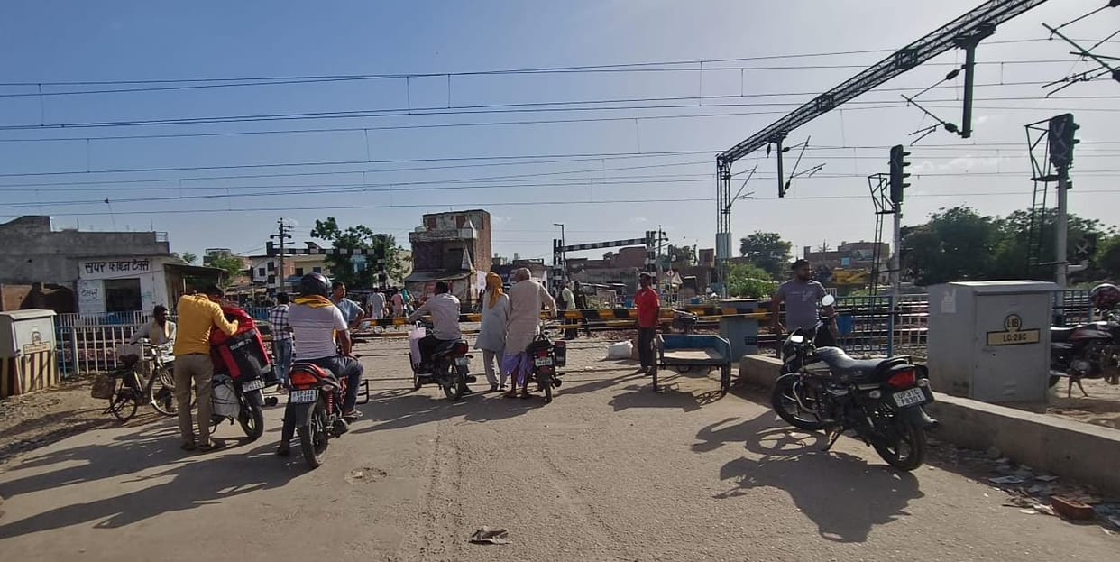 The closure of the Magalganj crossing forced a detour of eight kilometres
