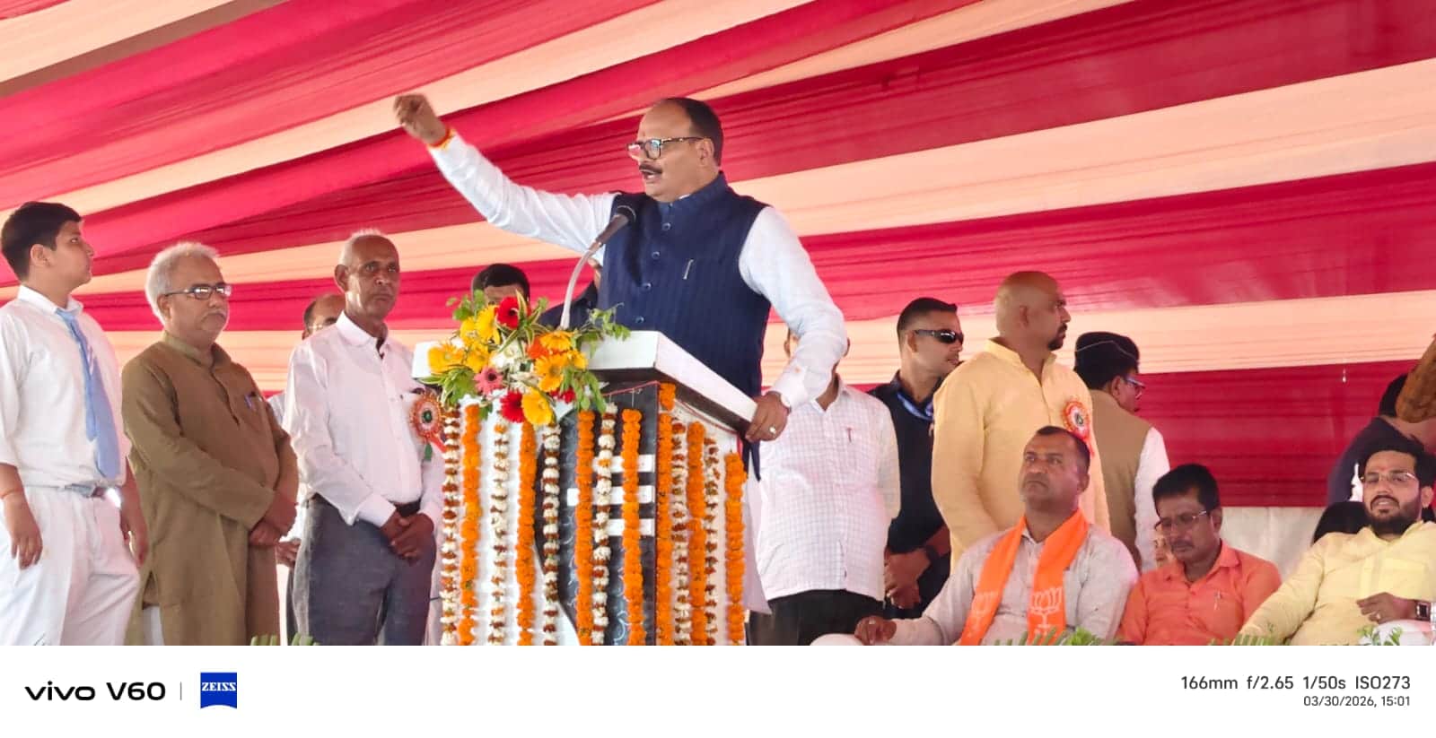 बड़हरा चौराहे स्थित कार्यक्रम को सम्बोधित करते डिप्टी सीएम ब्रजेश पाठक ।स्रोत-सोशल मीडिया