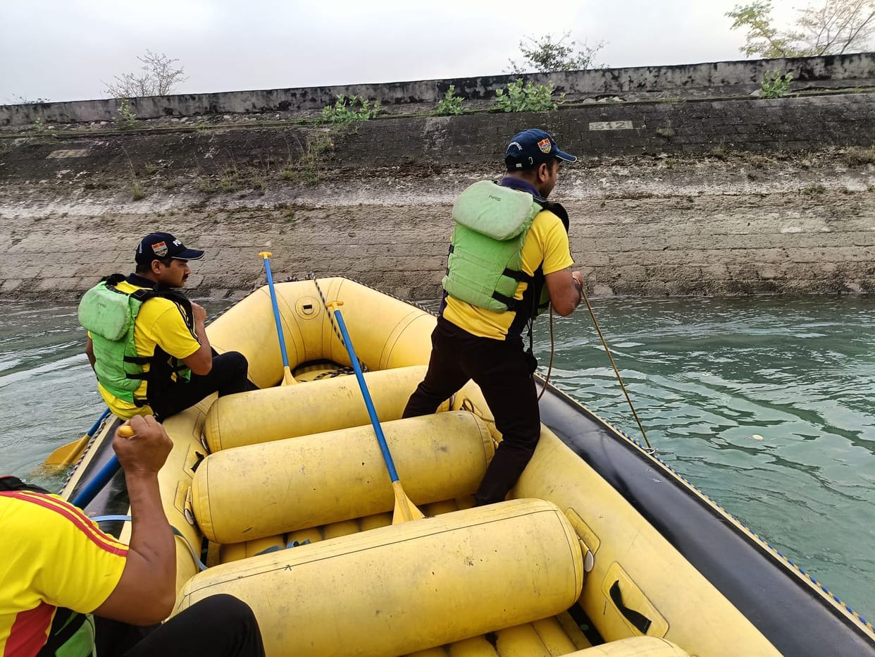 Noida youth drowned in Cheela canal while taking selfie