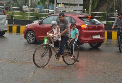 Meerut Weather Today: Weather became pleasant due to drizzling rain, temperature dropped