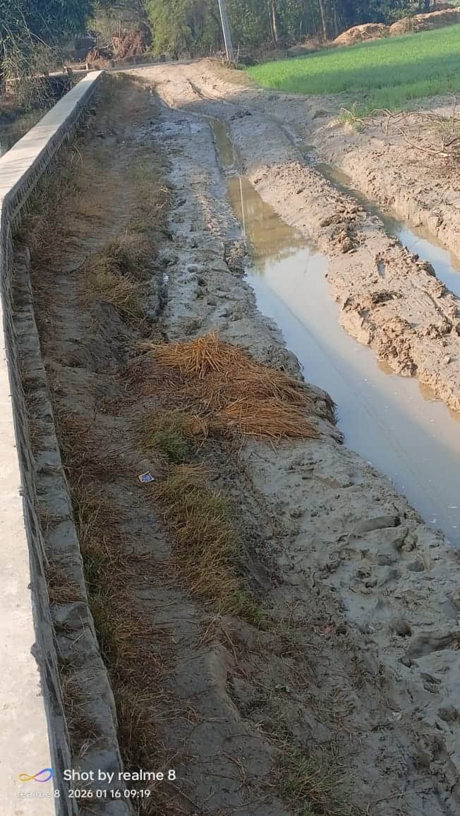 फोटो 30 सीकेटीपी 01 कैरा पुरवा का कीचड़यक्त रास्ता। संवाद