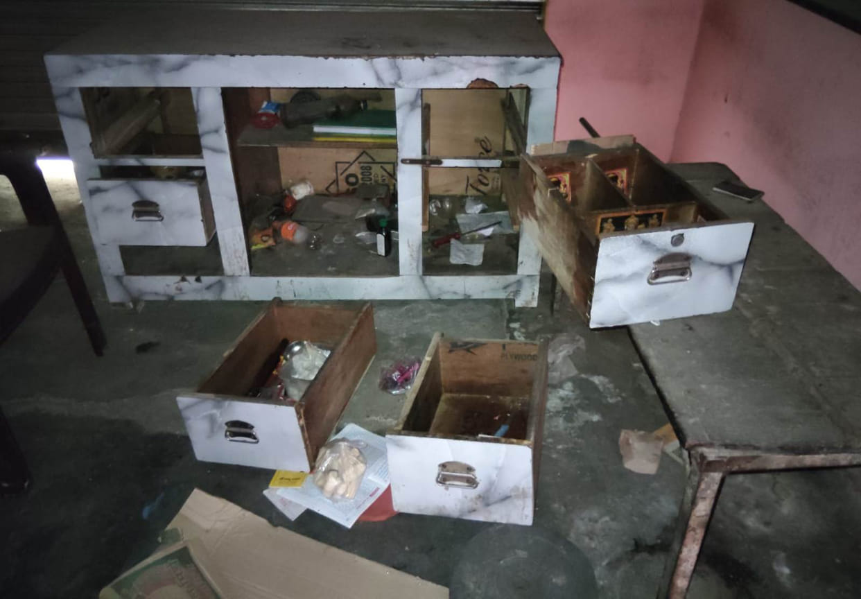 Thieves Break into Locked House; Make Off with Jewelry and Cash Worth Lakhs