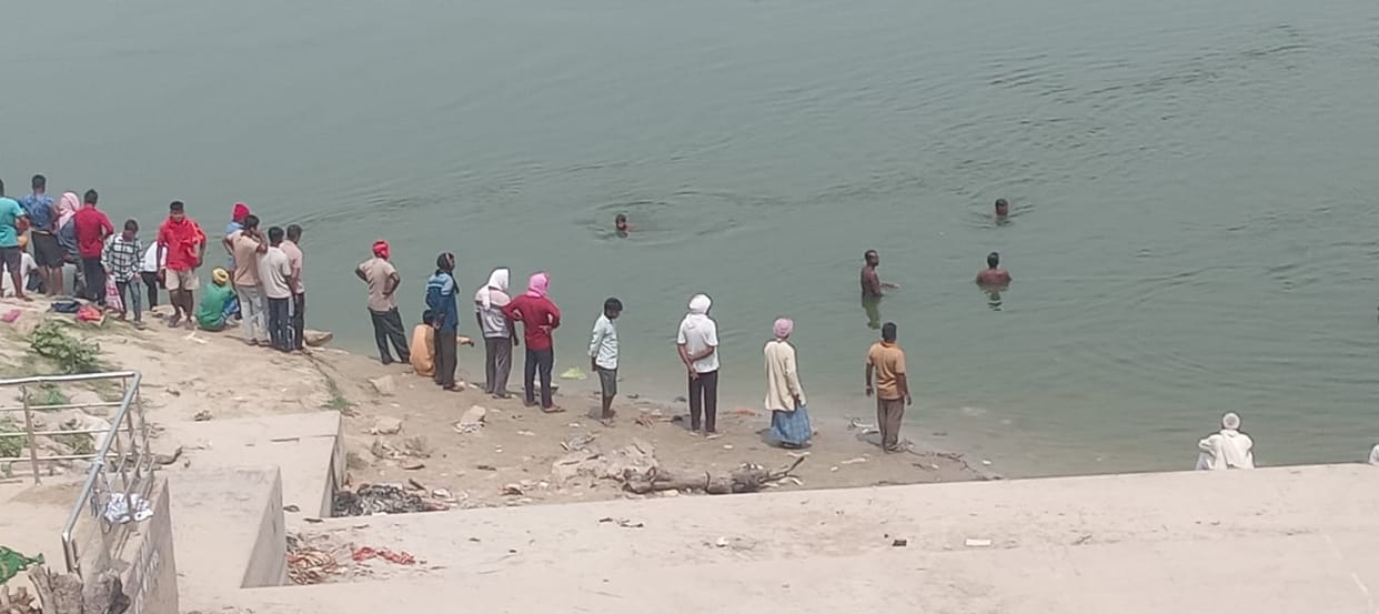 Search for youth who drowned in Ganga