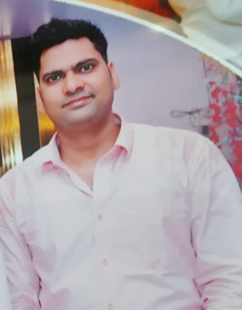 Shivam of Goraju became the Deputy Tehsildar