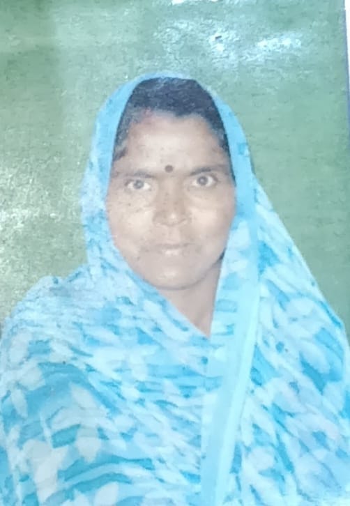 An out-of-control car ran over three women talking on the road,An out-of-control car ran over three women talking on the road, killing one. killing one.