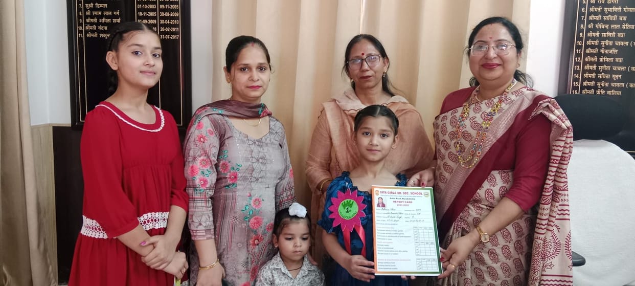 Annual examination results declared in Geeta Kanya Vidyalaya, Smriti first in commerce stream