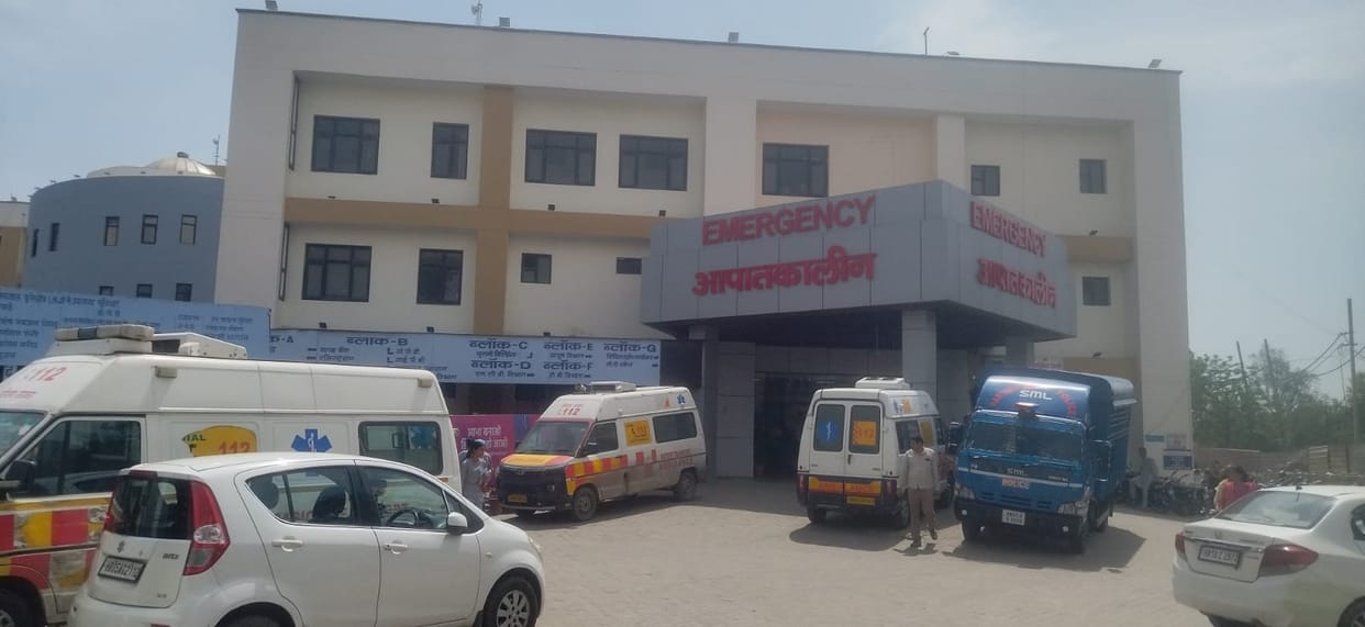 Barna, Jhaansa, Babain and Mathana CHCs have become referral centers, causing problems for patients.