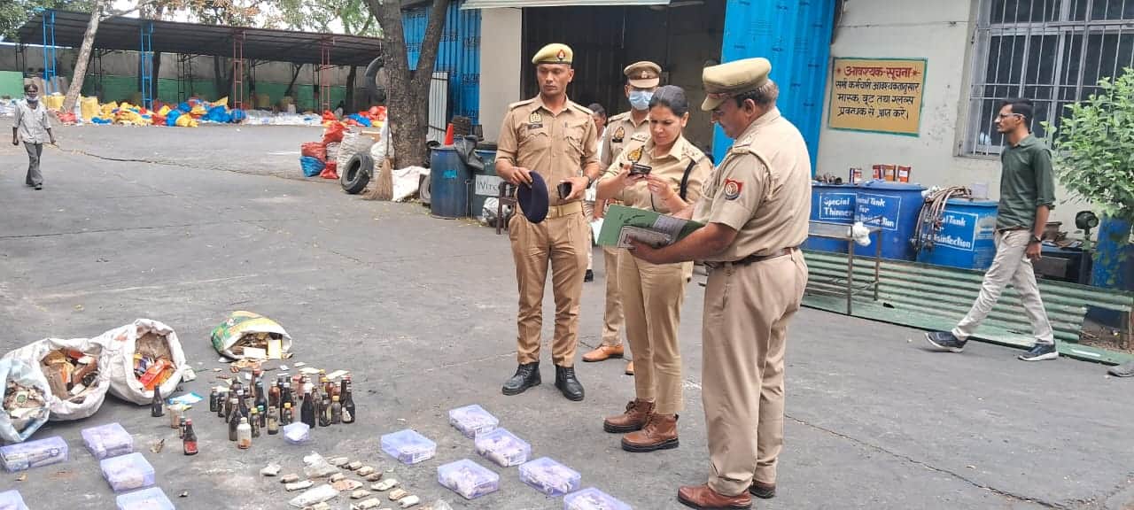 मादक पदार्थों का निस्तारण कराती सीओ चंचल त्यागी। संवाद