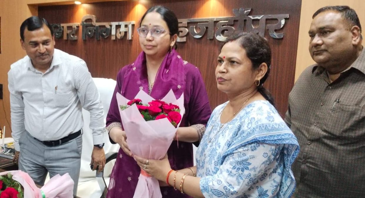 Newly appointed Municipal Commissioner Saumya Gururani assumes charge.