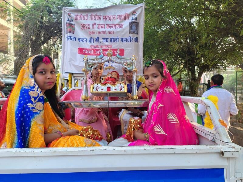Conveyed the Message of Non-Violence Through a Palanquin Procession
