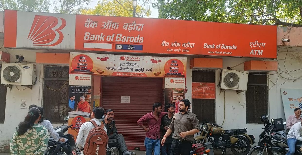 Crowds continued to gather at the Municipal Corporation office to deposit property tax.