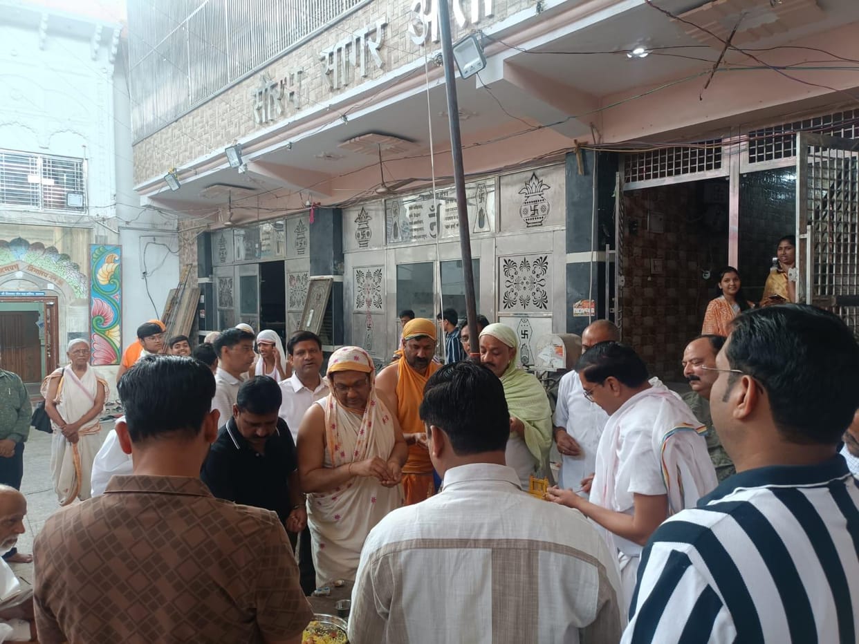 Religious events were also held in Sardhana on Mahavir Jayanti.