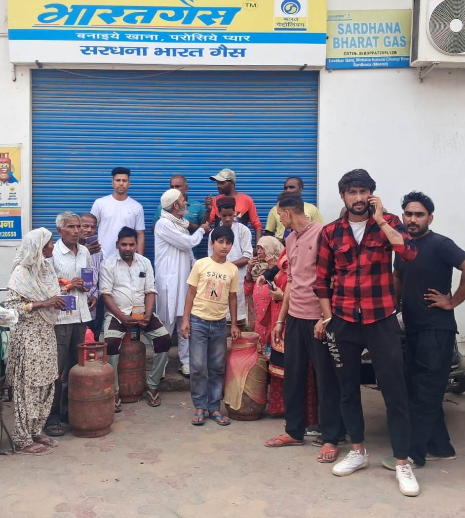 Consumers create ruckus over gas agency being closed, youth faints