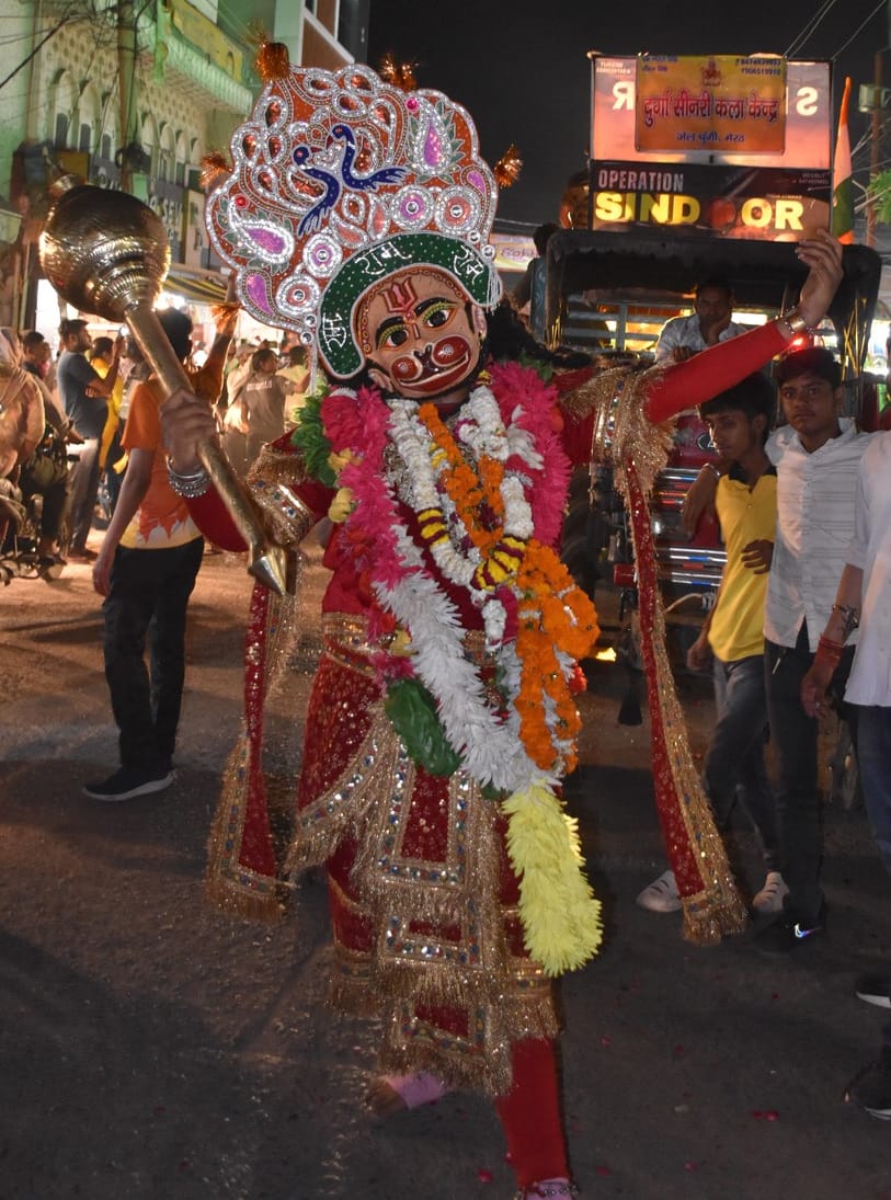 Hanuman's procession filled the city with devotion.