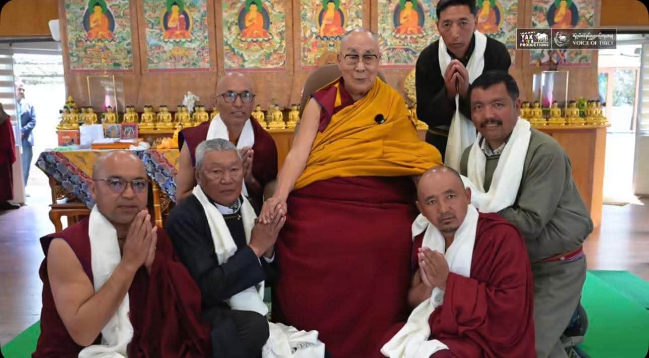 धर्मशाला में दलाई लामा के साथ लद्दाख के प्रतिनिधिस्रोत – सोशल मीडिया