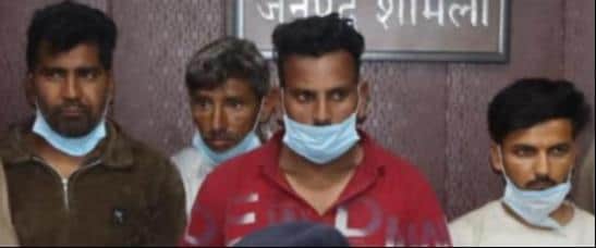 वाहन चोर गिरोह के पकड़े गए सदस्य। पुलिस