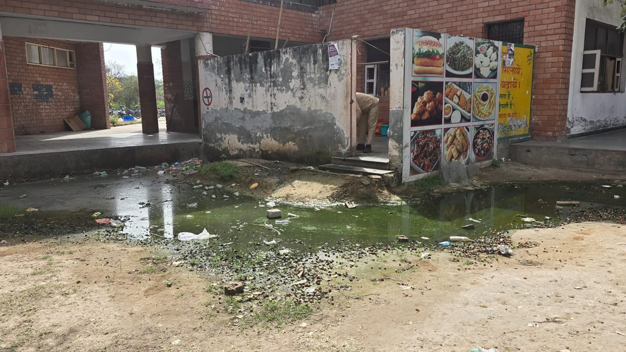 The garbage was not cleaned even after the ADG's instructions.