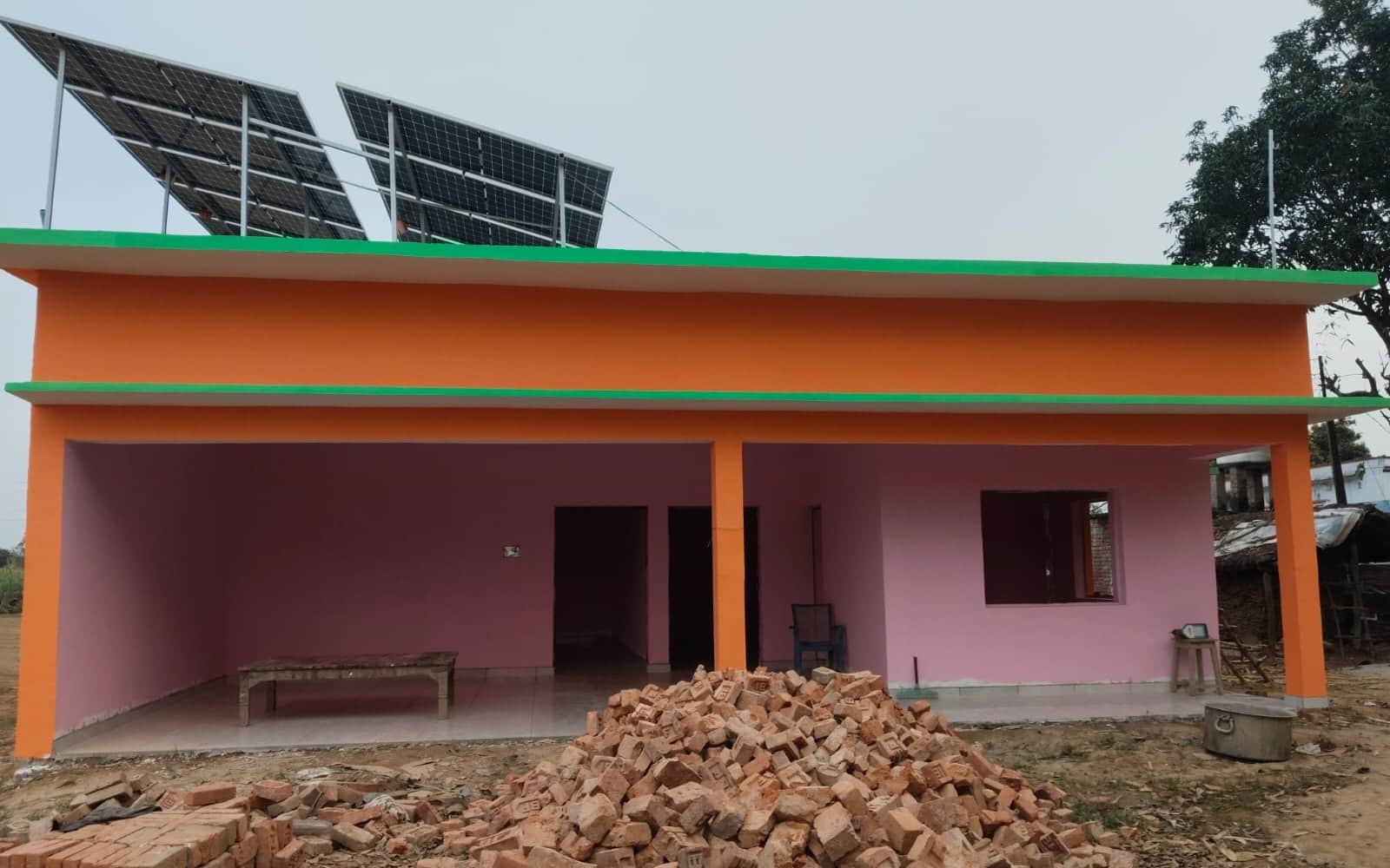 -बलरामपुर के सरायखास में बन रहा सोलर आरओ प्लांट ।-संवाद