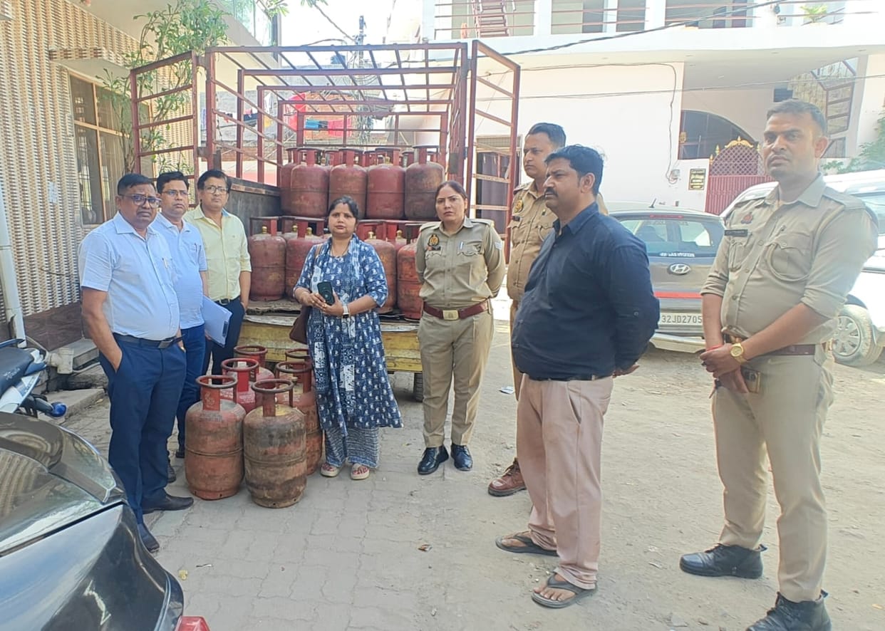 Raid: 46 filled cylinders recovered from hawker's house