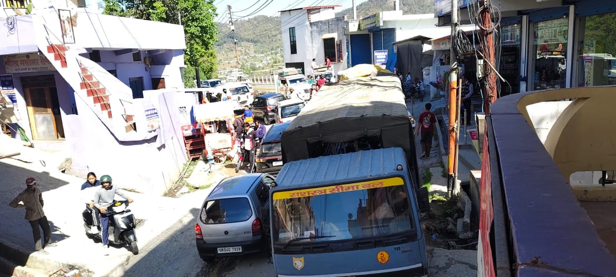 Traffic jam at Bhairava intersection of the city, causing inconvenience to pedestrians