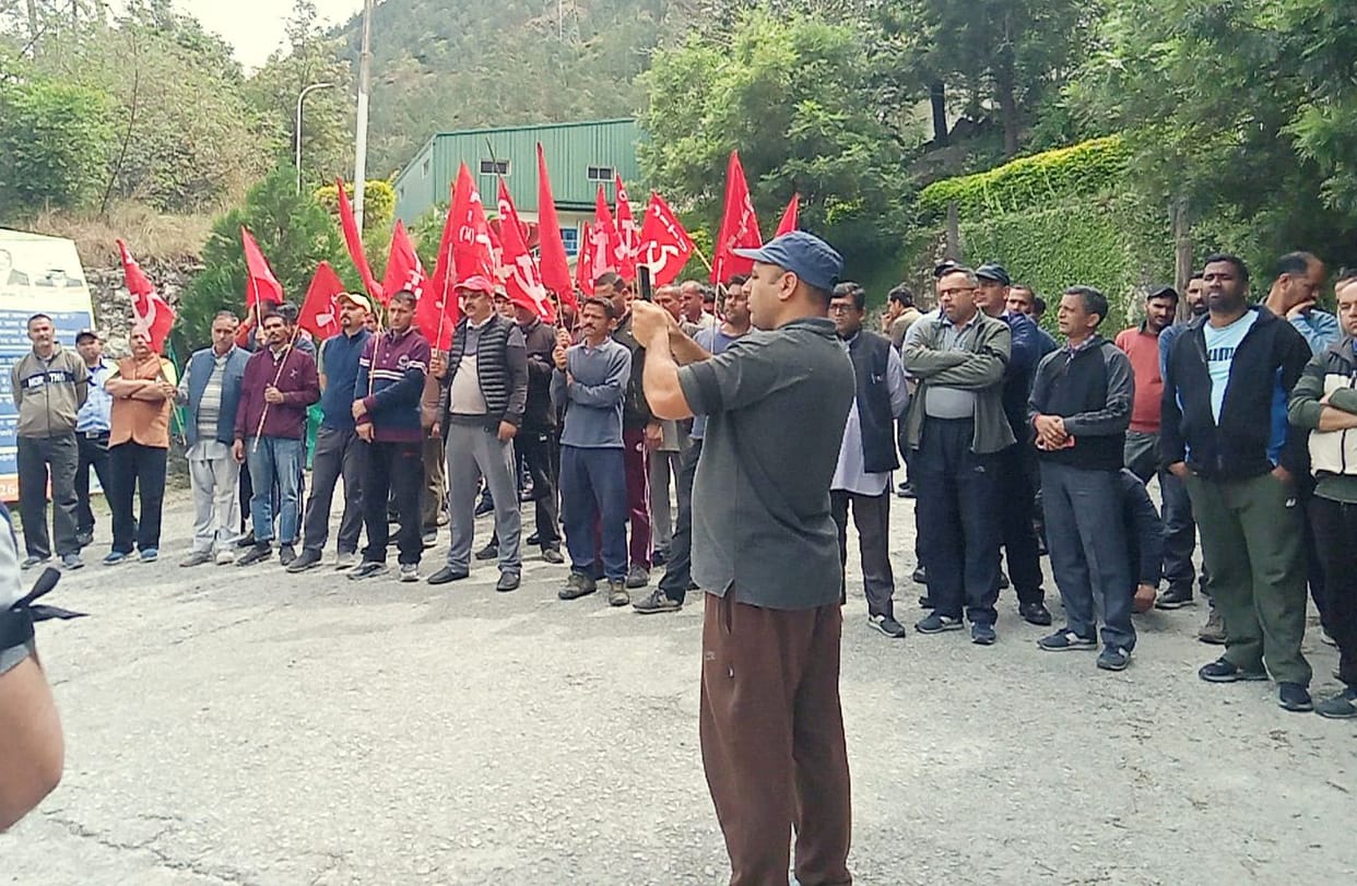 Workers' anger erupted in Nirath, Bithal, Bayal, Jhakri, Rampur against the four labor codes