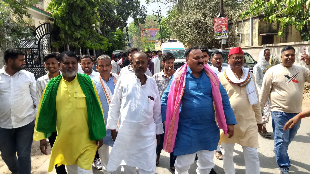 SP leaders staged a march and demonstration against police harassment.